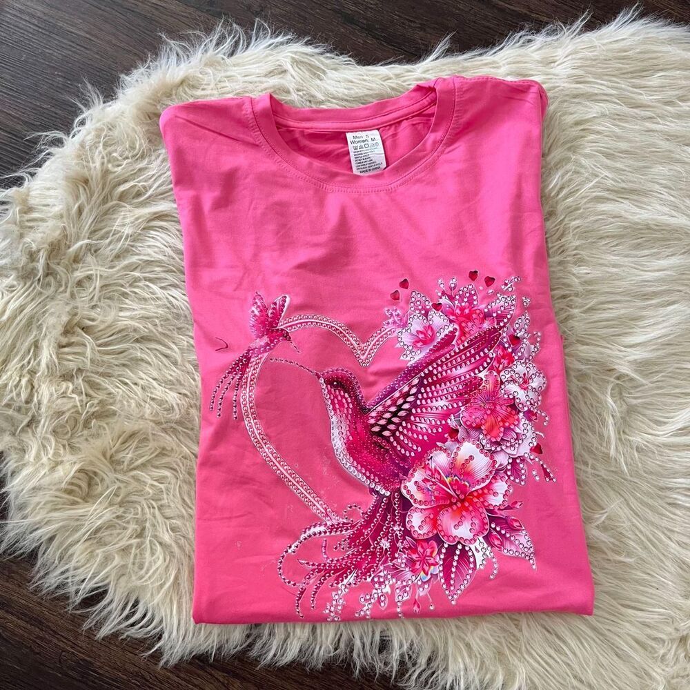 NWOT Pink Heart Bird Romantic Graphic Tee T-shirt Size Men S / Womens M